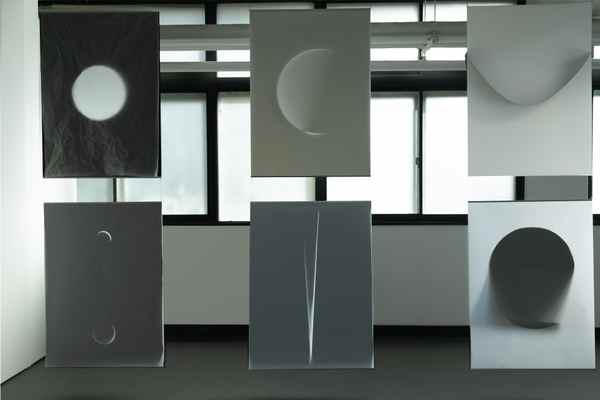 「紙と光による、かたちの生成のサムネイル画像」